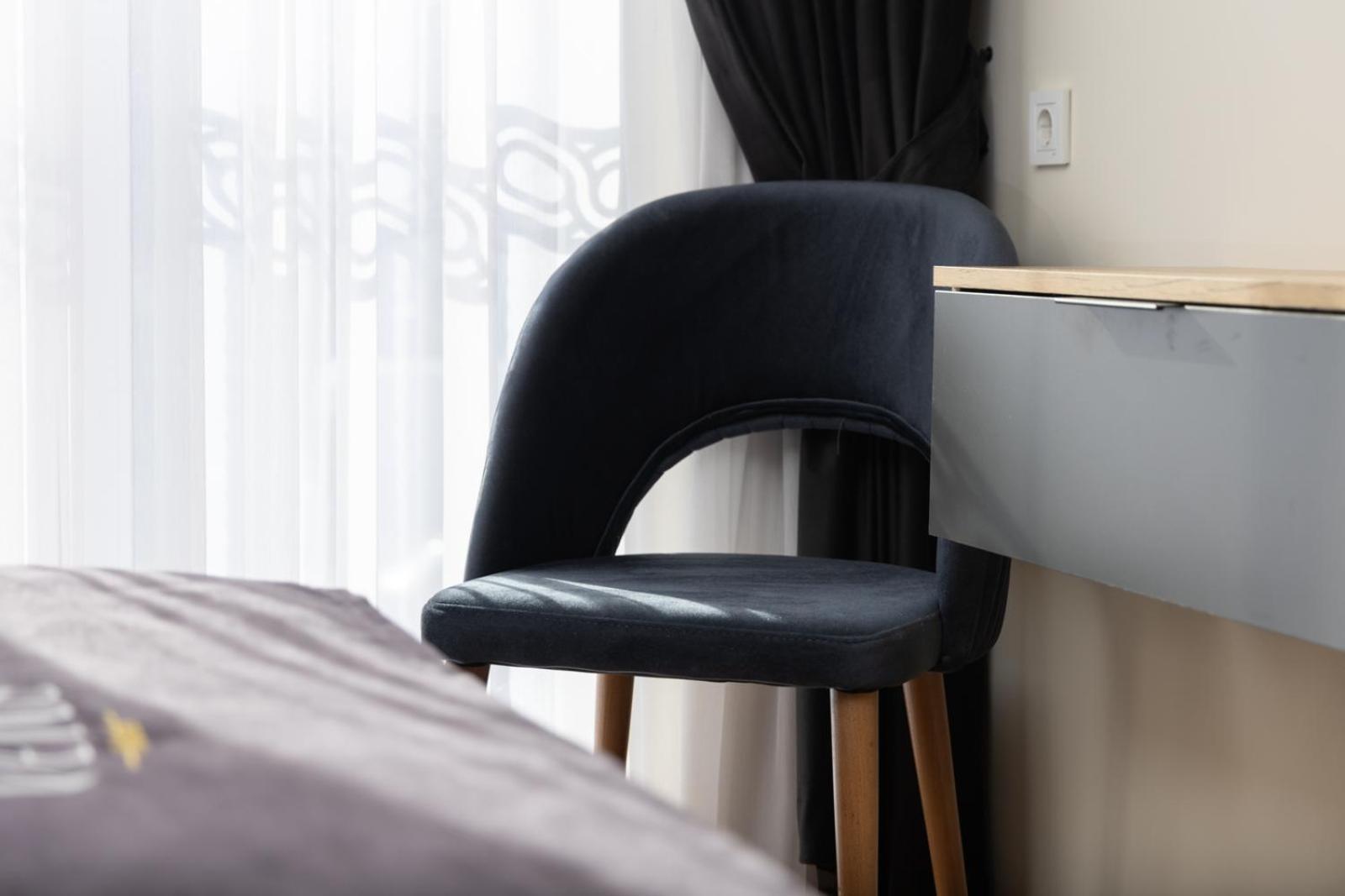 Vetus Hotel Приштина Екстер'єр фото