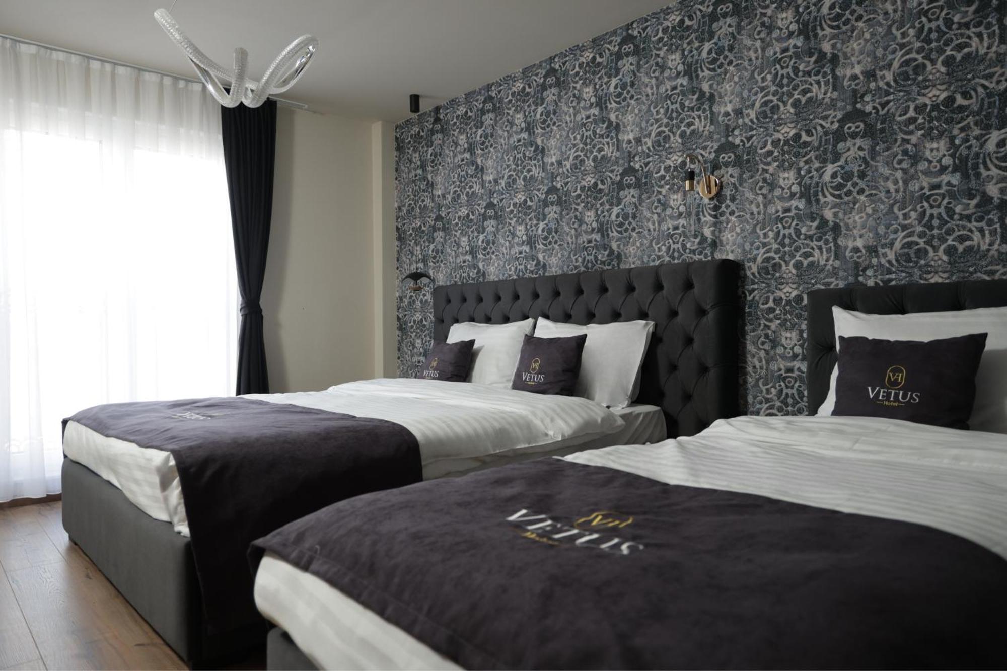 Vetus Hotel Приштина Екстер'єр фото