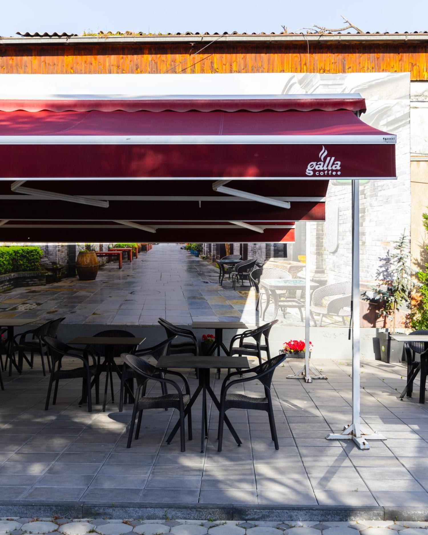 Vetus Hotel Приштина Екстер'єр фото