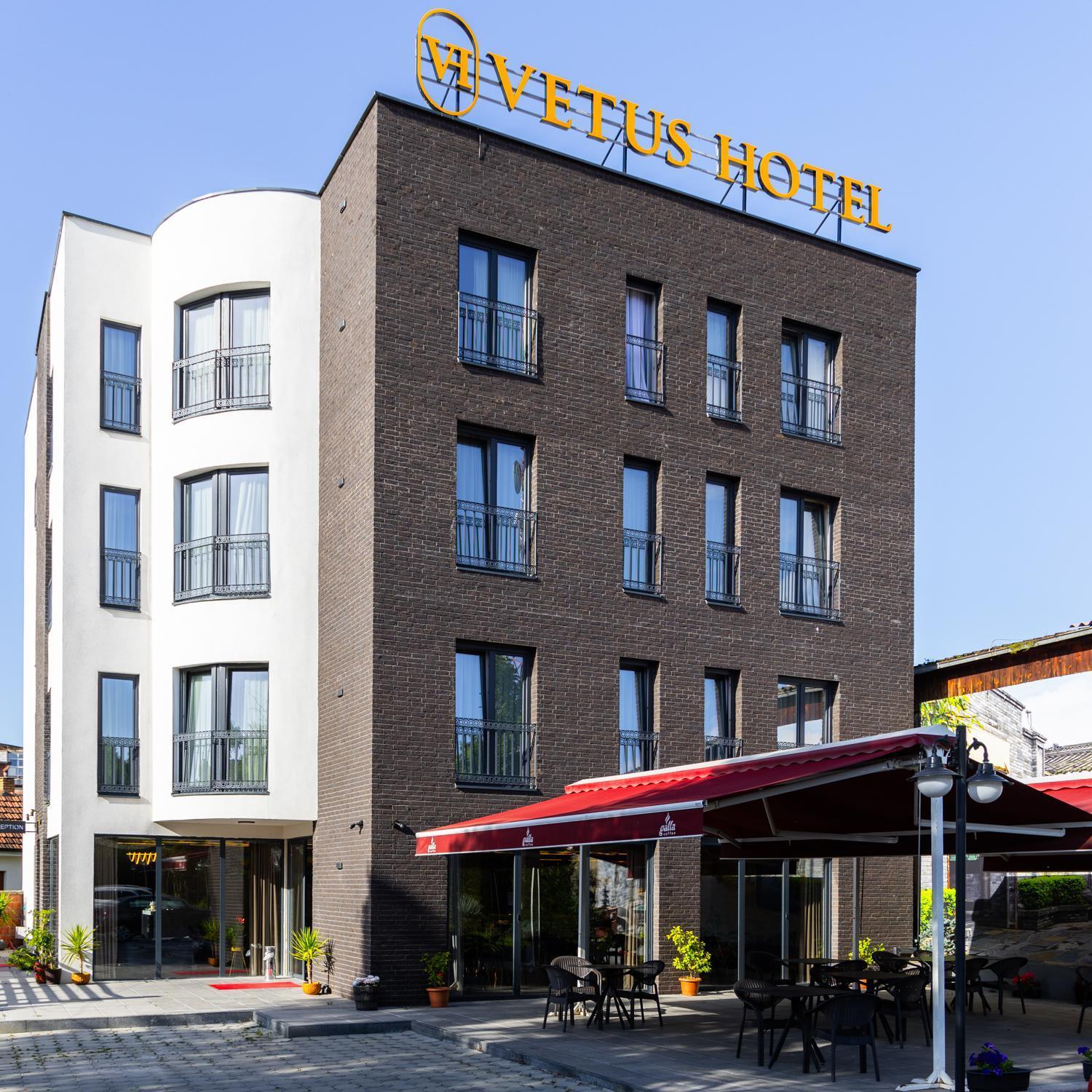 Vetus Hotel Приштина Екстер'єр фото