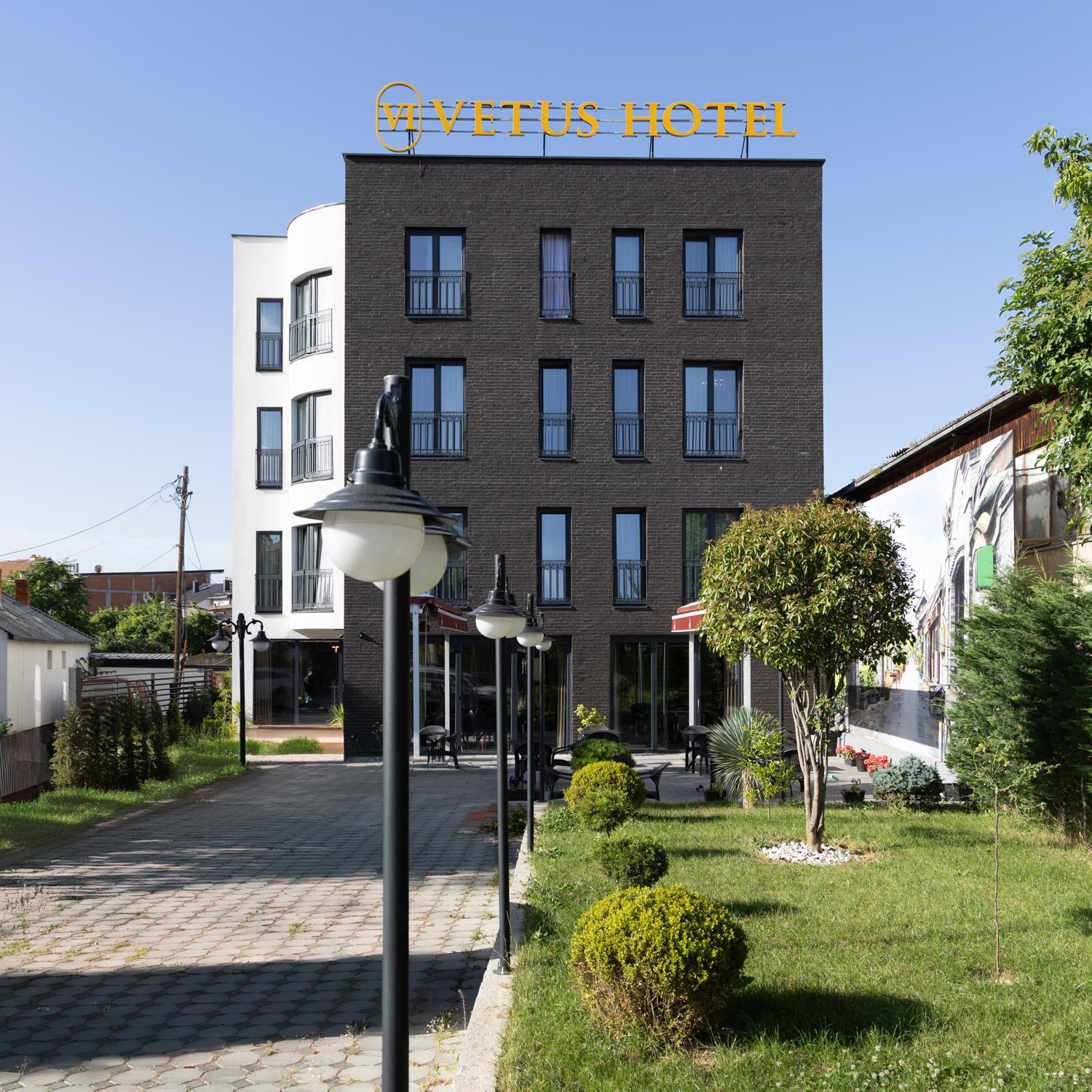 Vetus Hotel Приштина Екстер'єр фото