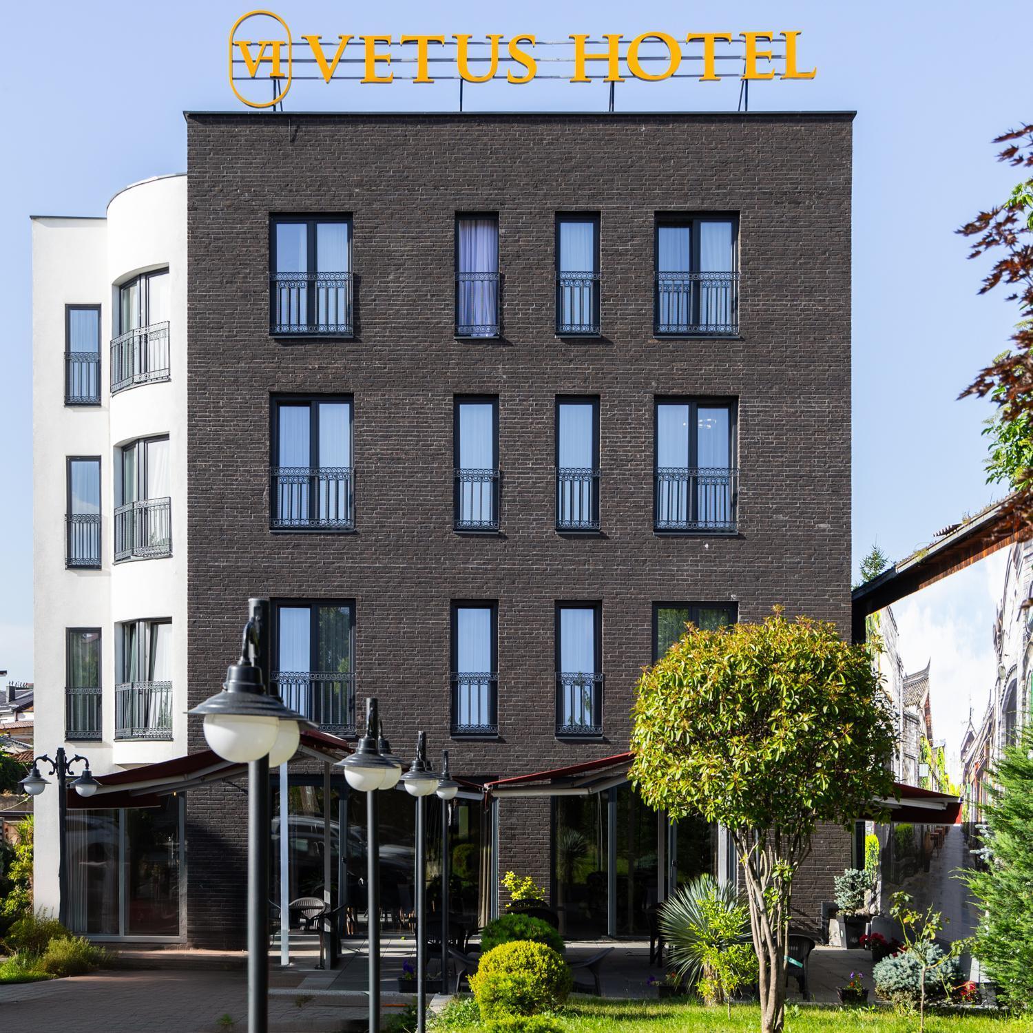 Vetus Hotel Приштина Екстер'єр фото